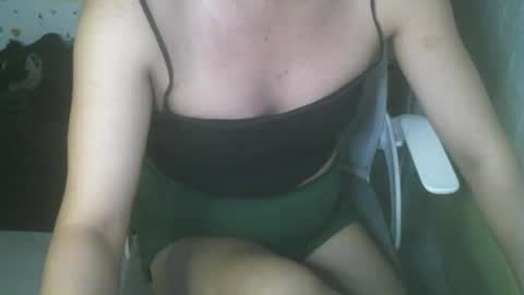 Snapshot of averageuncut1 chatting on 02-01-25, 05:05 Rhian online show from 02-01-25, 05:05