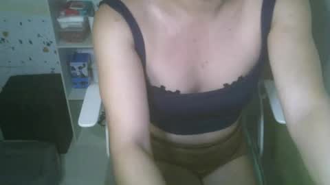 Snapshot of averageuncut1 chatting on 02-05-25, 06:24 Rhian online show from 02-05-25, 06:24