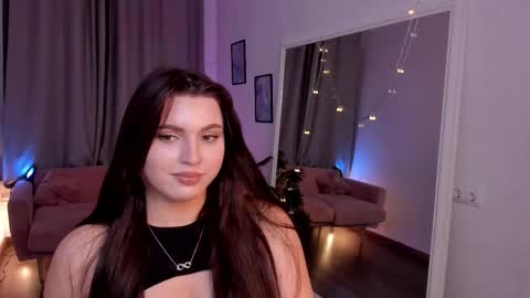 Snapshot of avery_flores chatting on 12-15-25, 10:03 Avery online show from 12-15-25, 10:03