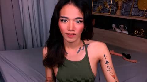 Snapshot of avery_hunt chatting on 12-02-25, 08:48 Avery online show from 12-02-25, 08:48