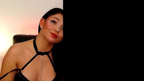 AveryWillow online show from 01-02-25, 04:35