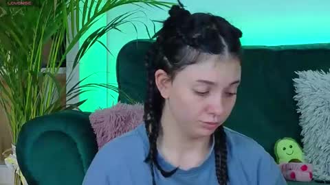 AveryWillow online show from 10-21-25, 02:56