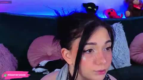 AveryWillow online show from 03-25-26, 12:27