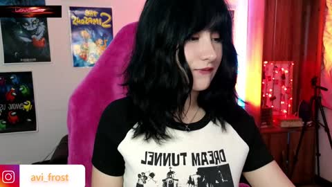 Snapshot of avi_frost chatting on 01-10-25, 10:06 Saraaaa independent model 3 online show from 01-10-25, 10:06