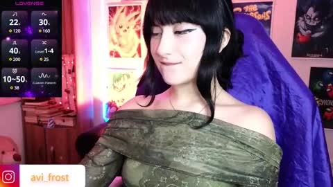 Snapshot of avi_frost chatting on 03-05-25, 05:29 Saraaaa independent model 3 online show from 03-05-25, 05:29