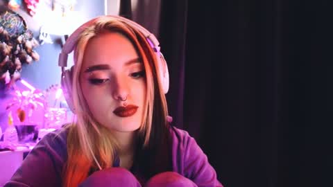 Snapshot of avi_nile chatting on 12-07-24, 03:14 Avriel online show from 12-07-24, 03:14