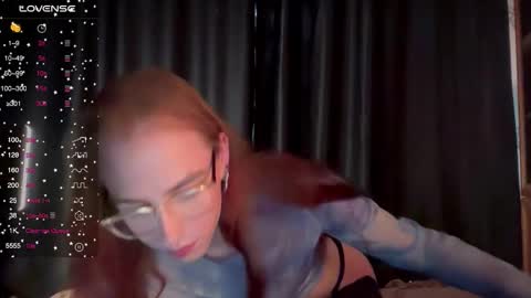 avril_pearly_ online show from 10-03-25, 10:45