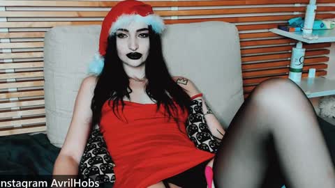 Avril online show from 12-25-24, 03:17