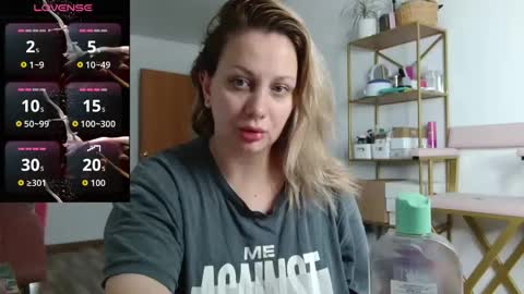 Snapshot of avrora__love chatting on 10-22-25, 11:15 Avrora online show from 10-22-25, 11:15