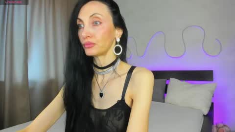 Snapshot of avrora_mars chatting on 05-31-26, 01:25 Avrora online show from 05-31-26, 01:25
