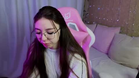 Snapshot of avy_ chatting on 01-09-26, 09:45 Avy online show from 01-09-26, 09:45