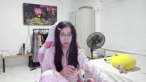 Snapshot of awa_katy chatting on 02-06-25, 02:44 katy online show from 02-06-25, 02:44