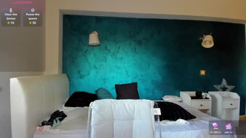 Snapshot of awesome_jolie chatting on 12-16-24, 07:04 Jolie online show from 12-16-24, 07:04