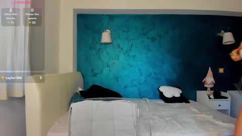 Snapshot of awesome_jolie chatting on 03-08-25, 08:33 Jolie online show from 03-08-25, 08:33