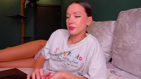 Awgustina online show from 01-24-25, 12:41