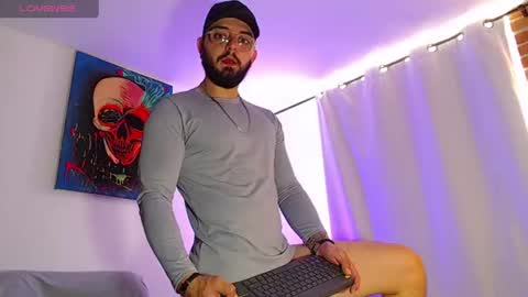 Snapshot of axel_7070 chatting on 06-21-26, 02:08 Independiente Model online show from 06-21-26, 02:08