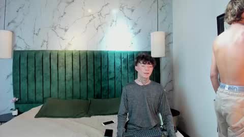 axel_and_jacob online show from 10-25-25, 07:30