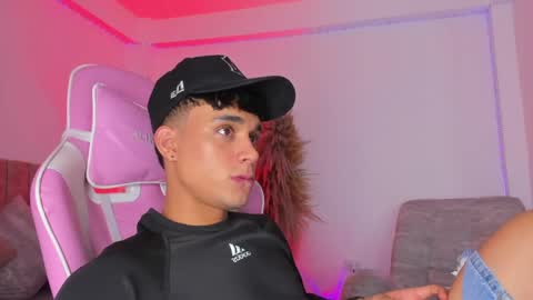 Snapshot of axel_cody_ chatting on 05-19-26, 01:06 AXEL online show from 05-19-26, 01:06