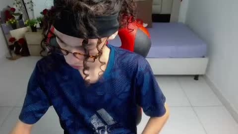 Axel online show from 05-23-26, 01:33