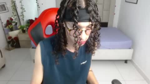 Axel online show from 05-24-26, 01:10