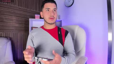 axel_grey_ online show from 11-23-25, 12:49