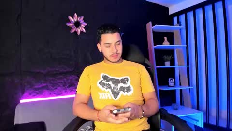 axel_grey_ online show from 12-16-25, 12:21