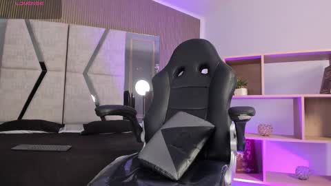 axel_grey_ online show from 02-20-26, 12:49