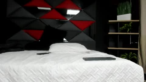 Snapshot of axel_hendrick chatting on 04-28-26, 02:00 axel_hendrick online show from 04-28-26, 02:00