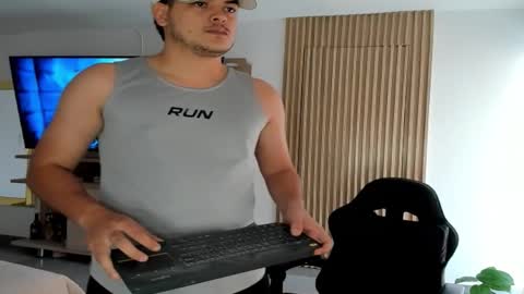 Snapshot of axel_luxe1 chatting on 03-15-26, 06:58 Axel online show from 03-15-26, 06:58