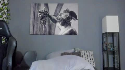 Snapshot of axel_owen chatting on 12-31-24, 02:40 Axel online show from 12-31-24, 02:40