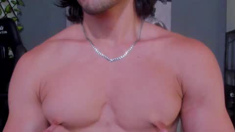 Snapshot of axel_owen chatting on 01-06-25, 11:31 Axel online show from 01-06-25, 11:31