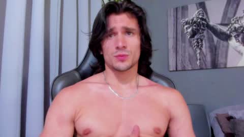 Snapshot of axel_owen chatting on 01-08-25, 11:09 Axel online show from 01-08-25, 11:09