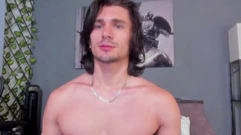 Snapshot of axel_owen chatting on 01-12-25, 08:14 Axel online show from 01-12-25, 08:14