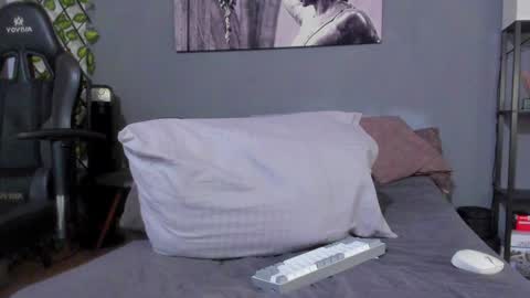 Snapshot of axel_owen chatting on 01-16-25, 01:06 Axel online show from 01-16-25, 01:06