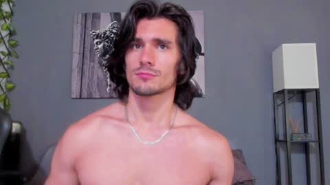 Snapshot of axel_owen chatting on 01-16-25, 04:07 Axel online show from 01-16-25, 04:07