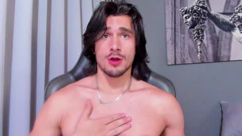 Snapshot of axel_owen chatting on 01-27-25, 07:46 Axel online show from 01-27-25, 07:46