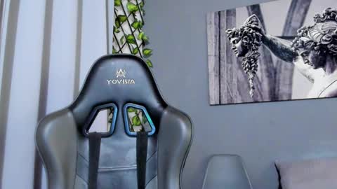 Snapshot of axel_owen chatting on 02-16-25, 10:10 Axel online show from 02-16-25, 10:10