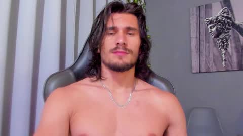 Snapshot of axel_owen chatting on 02-23-25, 12:51 Axel online show from 02-23-25, 12:51