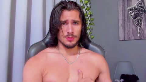 Snapshot of axel_owen chatting on 02-24-25, 09:09 Axel online show from 02-24-25, 09:09