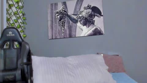 Snapshot of axel_owen chatting on 02-25-25, 12:14 Axel online show from 02-25-25, 12:14