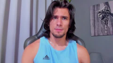 Snapshot of axel_owen chatting on 03-01-25, 08:42 Axel online show from 03-01-25, 08:42