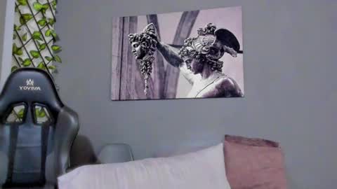 Snapshot of axel_owen chatting on 03-02-25, 02:51 Axel online show from 03-02-25, 02:51