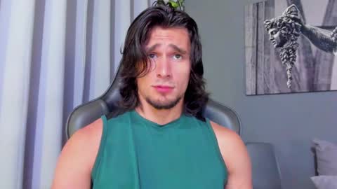 Snapshot of axel_owen chatting on 03-08-25, 12:22 Axel online show from 03-08-25, 12:22