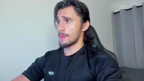 Snapshot of axel_owen chatting on 09-23-25, 10:24 Axel online show from 09-23-25, 10:24