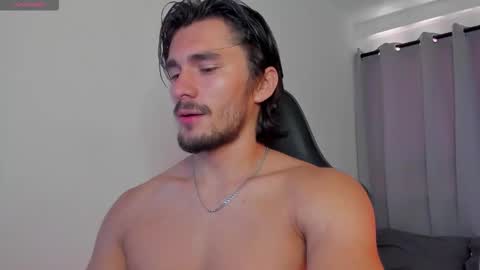 Snapshot of axel_owen chatting on 09-25-25, 03:38 Axel online show from 09-25-25, 03:38