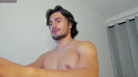 Snapshot of axel_owen chatting on 09-26-25, 03:43 Axel online show from 09-26-25, 03:43