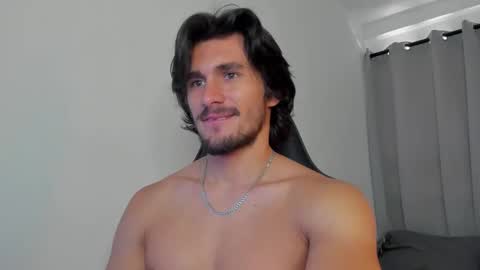 Snapshot of axel_owen chatting on 09-27-25, 04:01 Axel online show from 09-27-25, 04:01