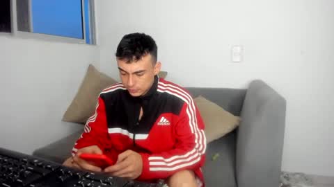 axel_smith10 online show from 04-04-26, 10:46