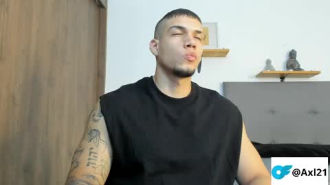 INDEPENDENT MODEL  online show from 05-17-26, 11:23