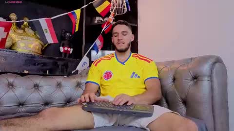 Axel  online show from 06-23-26, 11:25